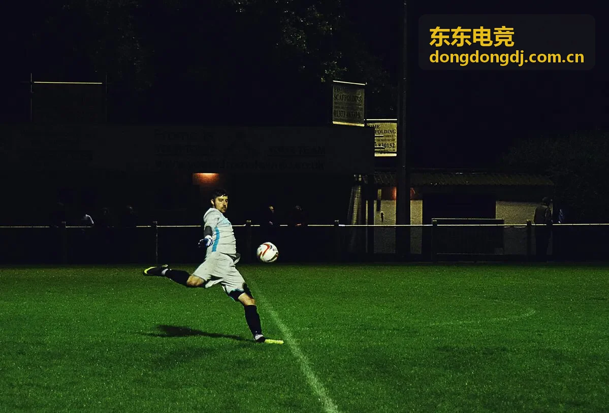雷霆战鹰战队